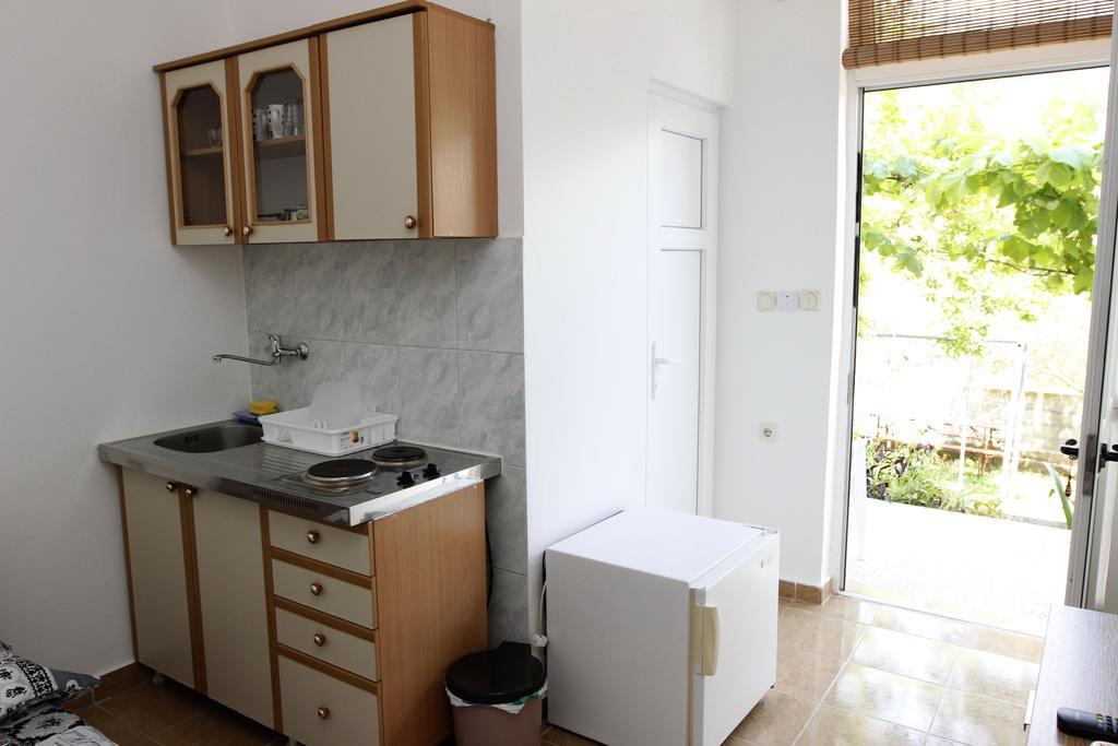 Guest House Ugljevarevic Будва Экстерьер фото
